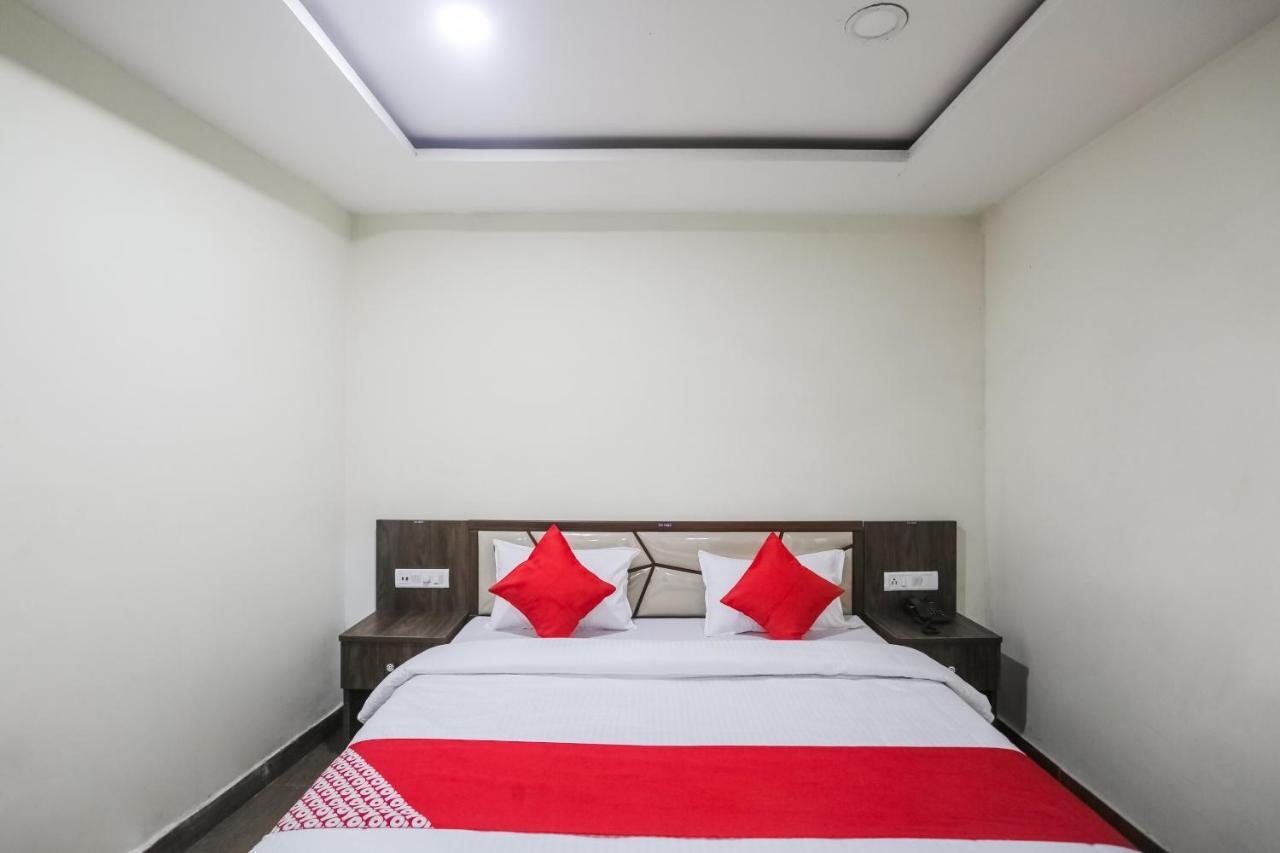 OYO 63134 Hotel Red Queen Raigarh Zimmer foto