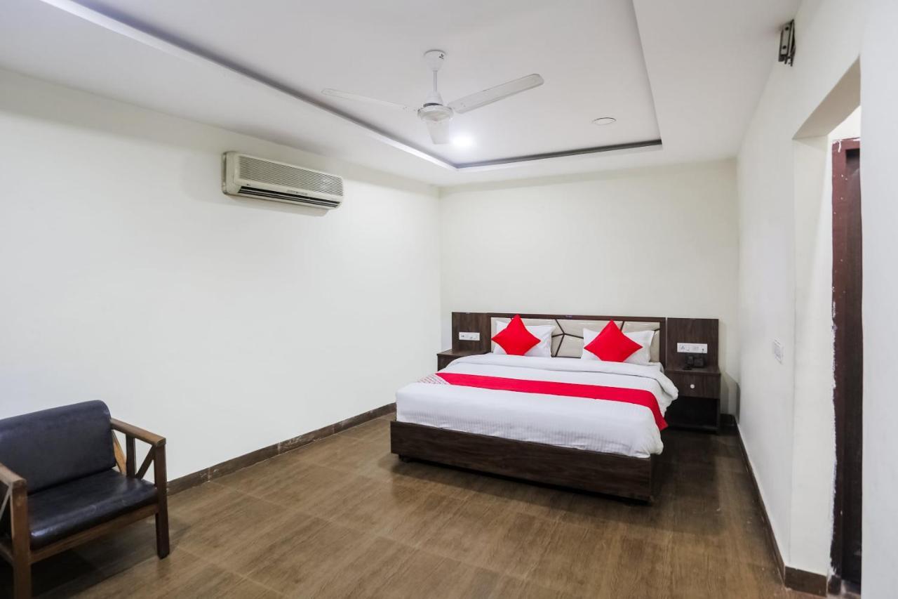 OYO 63134 Hotel Red Queen Raigarh Exterior foto